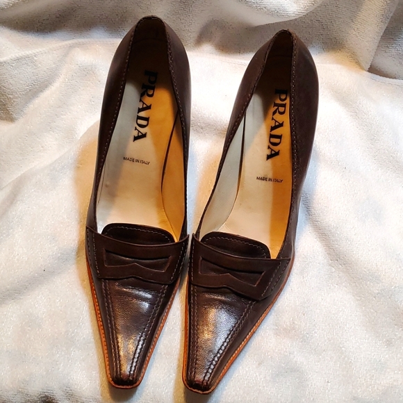 Prada Shoes. - Picture 2 of 16